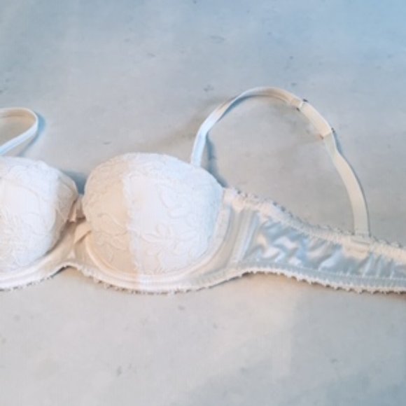 Agent Provocateur Bras 32B and 32C - Picture 10 of 13